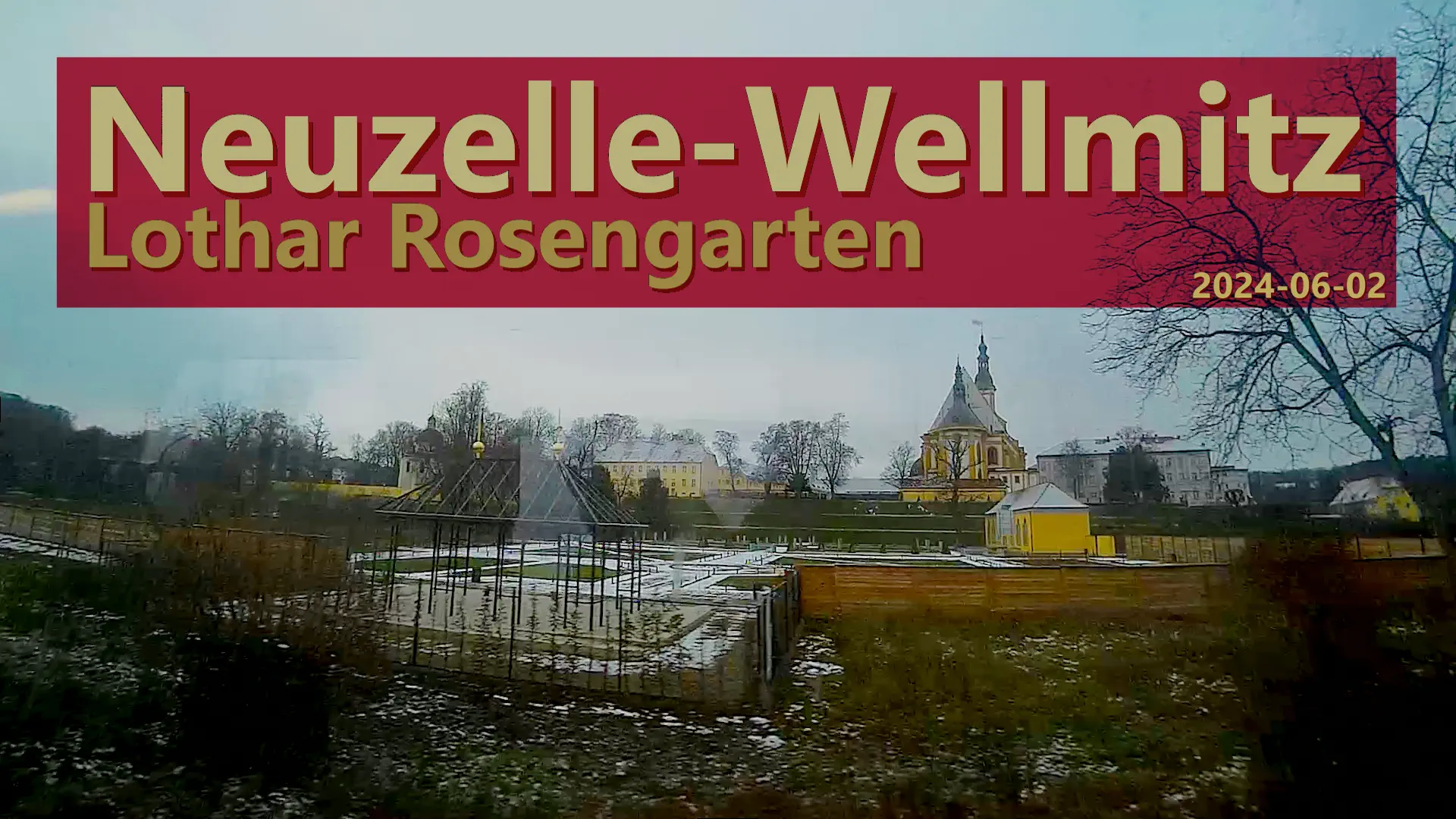 Winterliches Kloster Neuzelle von der Bahn  aus gesehen